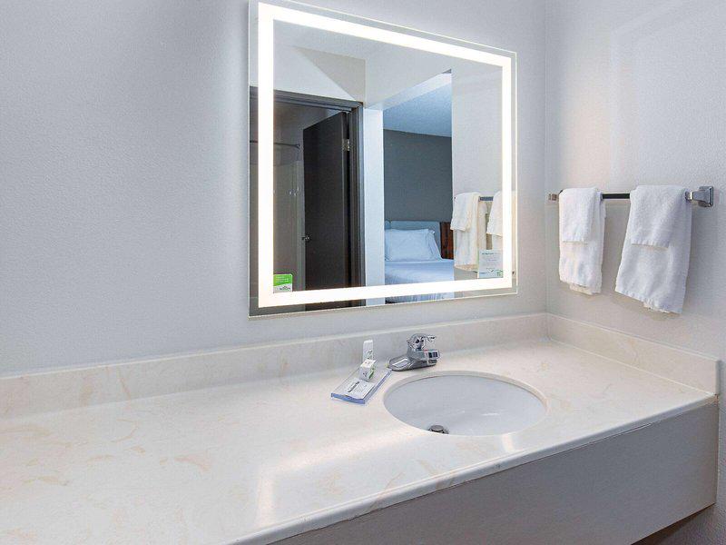 B9C9158725B352A1A5FF27ADD8765F5D