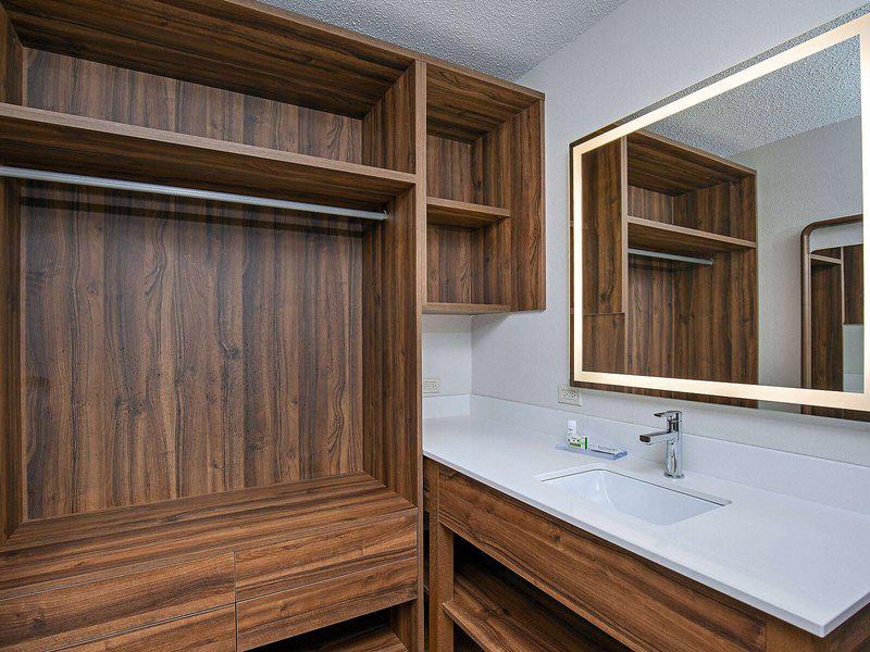 58362C9A02193AE19EE542507D55712D