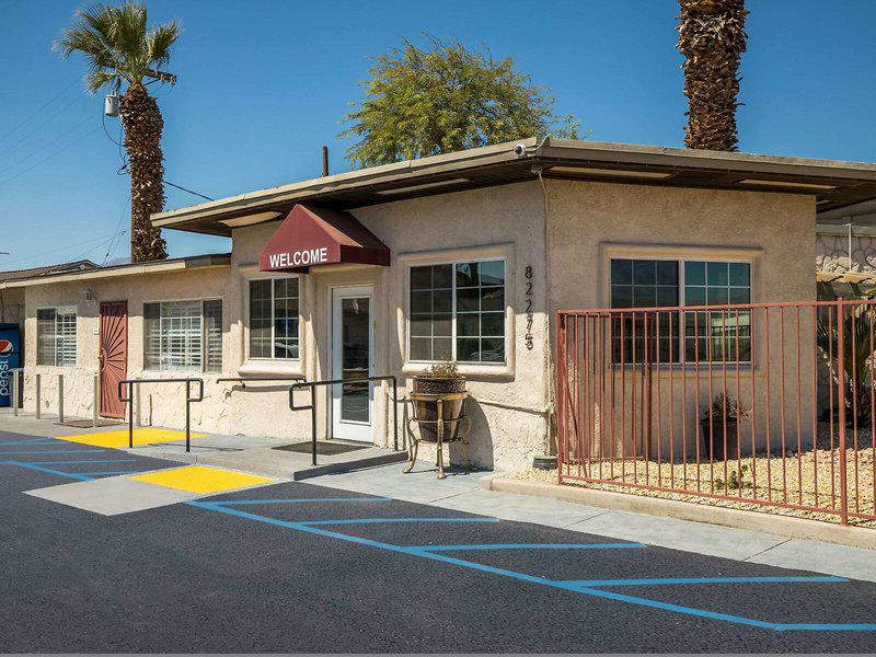 FCFE39B13E2C235F3E5B2857D3689582