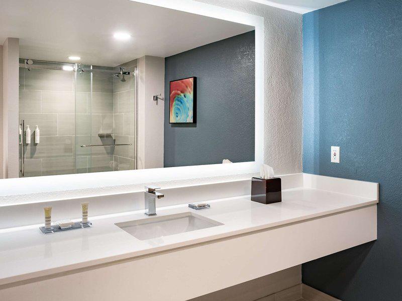 79B24BCE4E49E3394DFE2DF3C4347F9D