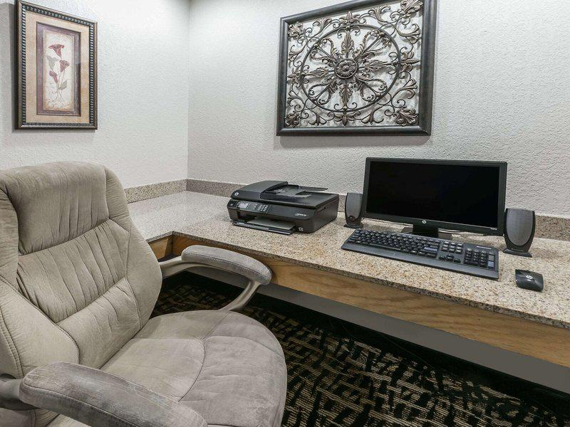 91B5D008AF5F04E0895A166C1F7CF6BA