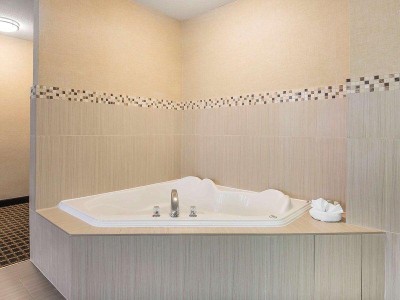 05E3D70B8F955BF35610E08CB5D6D718