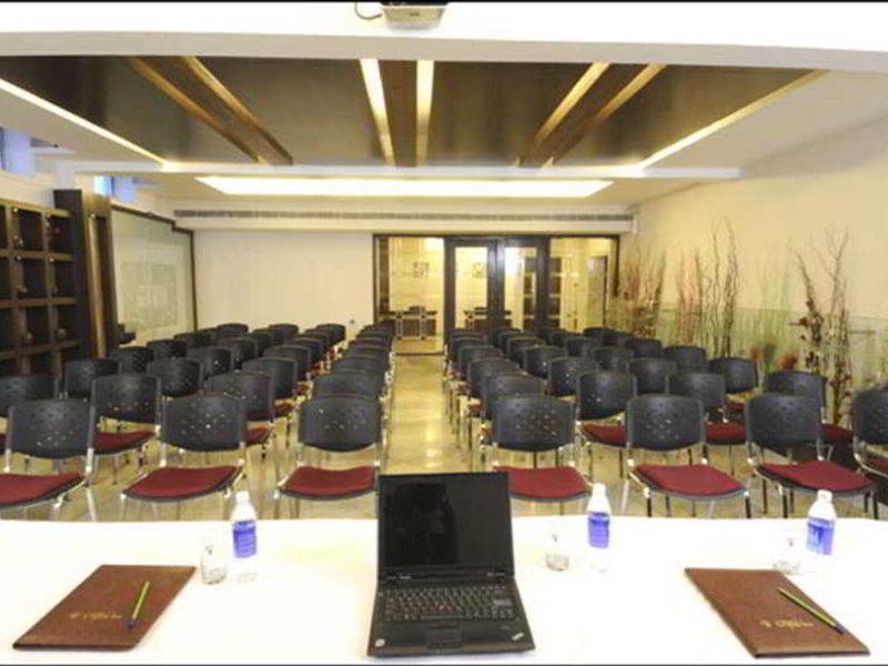 588928AD21D97A8CEF195543A7CB13AF