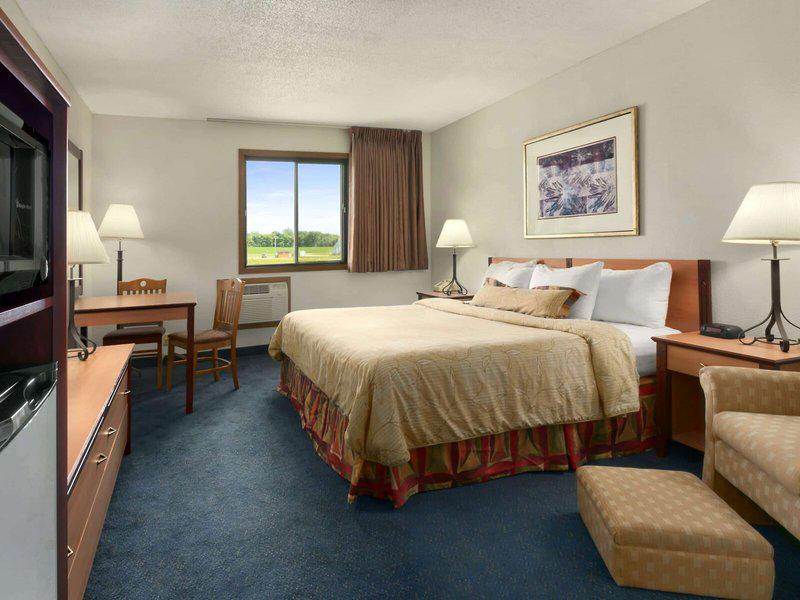 AD69FF645BBC2B191A05A1C98A97215C