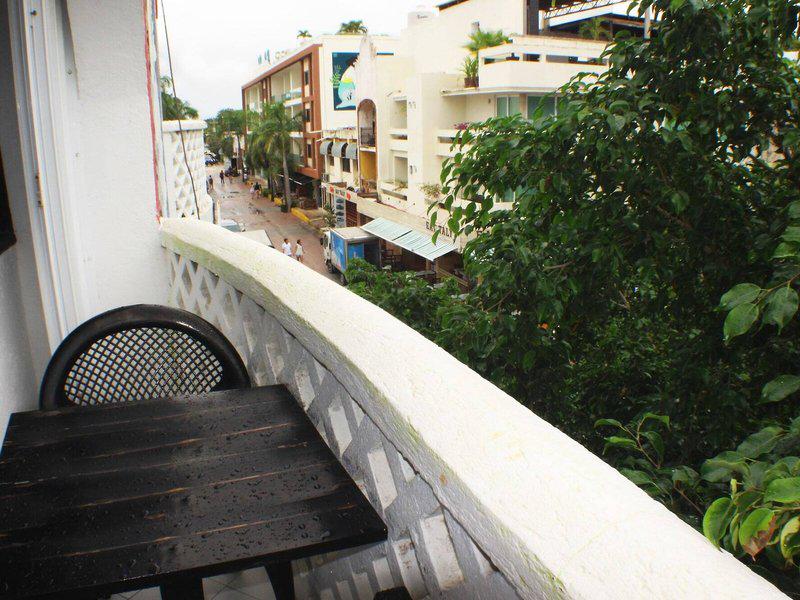 A12C43EB2D40F9CA52B6E90889AC3294