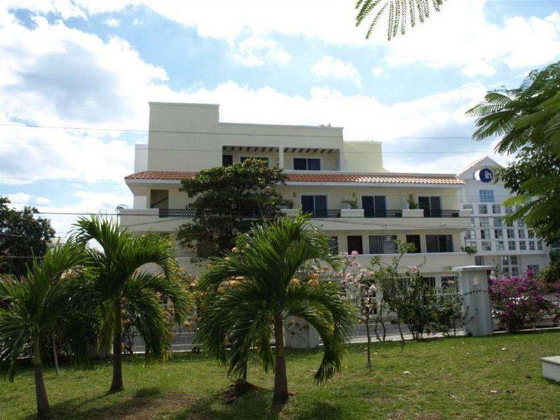 12617C9CB13B0B4AF21831B6AB4DF066