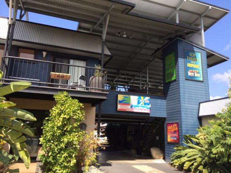 E598ECA8F340424E795B0461EB5D35B9