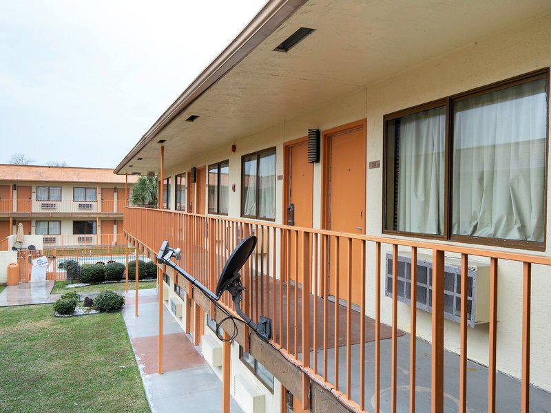 9E0A68CD654A1CDA7B57840161E976BD