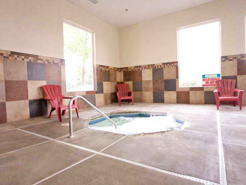 702F0A98777B7E15BD7957F705A4C1B0