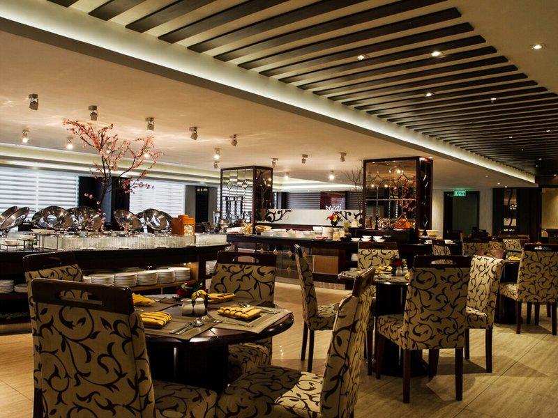 F3965183512DA80F90D0DE12370596C0