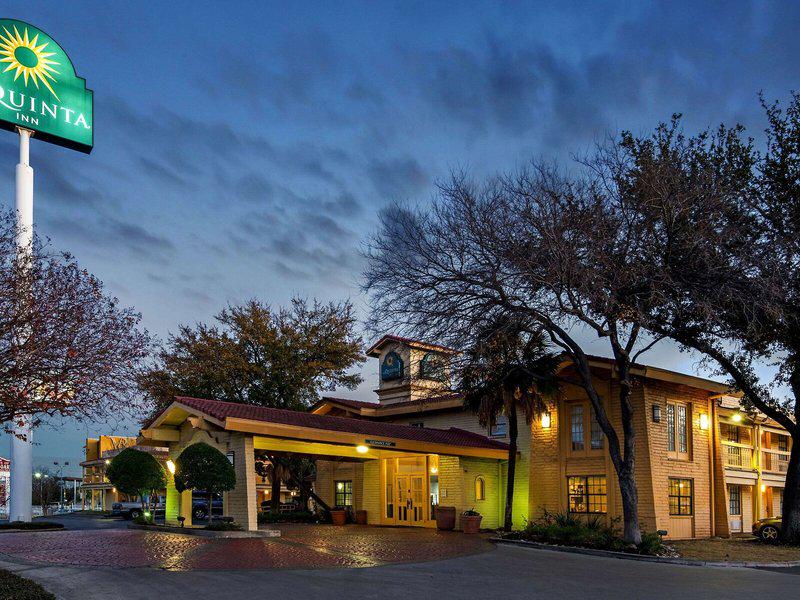 FBDE3F9F77BEF0A5023788DBF93B737C