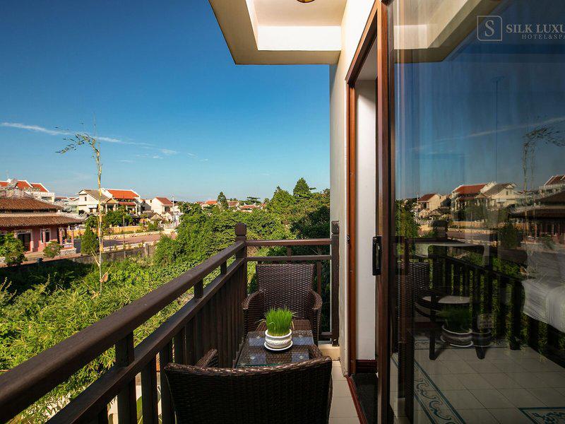 Silk Luxury Hotel & Spa