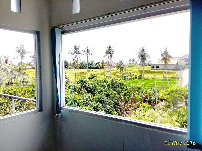 72FB0EC77B36EDE01DB7D476C9612135