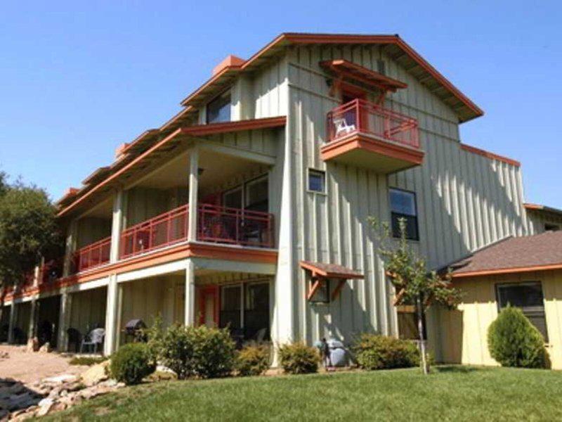 58B36C2BC146F410D6B291DB79ED8C78