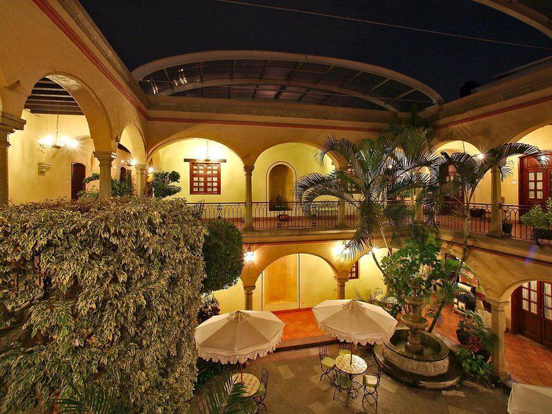 DB6AE1DBB5261D015C1A48A00F8D70BA