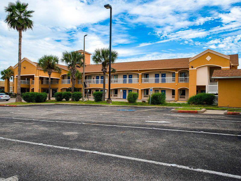 8F129990F67D0F9868D8DE18E80ED3C4