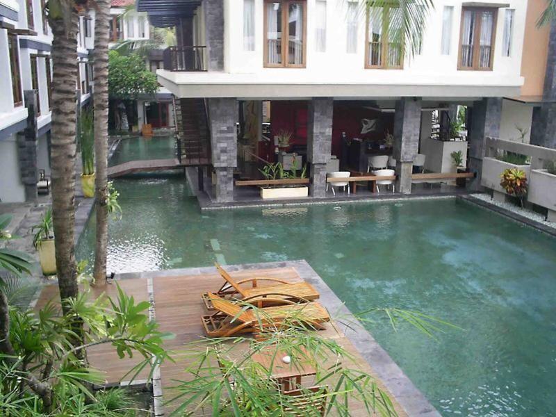 9EDE743AC5F5E32C66442F37E11393BB