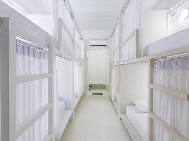 9880E0767B8F136606D0D6D61205BCDA