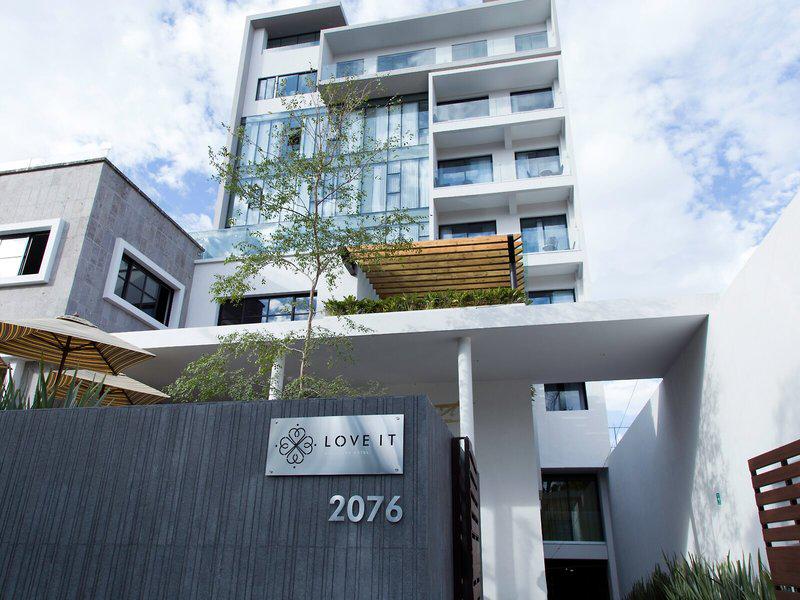 89EF7D4AC3EE5B9AA8E84DE6DEC099DB