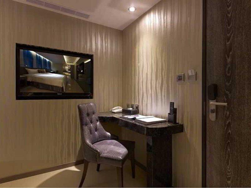 A168D83CB751BA855565AB9EC41D3965