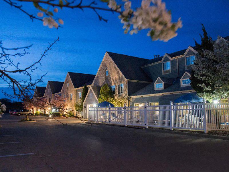 4B6D680AC682732643AB23A98F932E7B