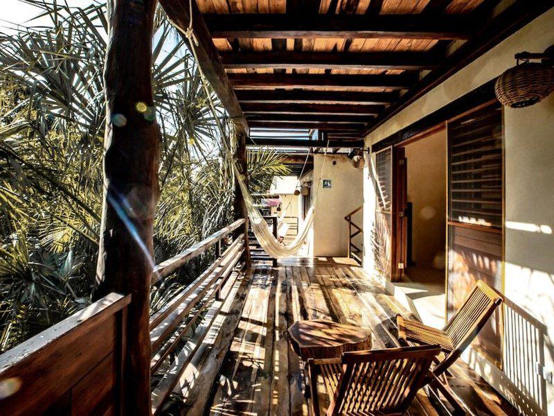 1B700DF3D50B5B85B6A6A5646432F4C2