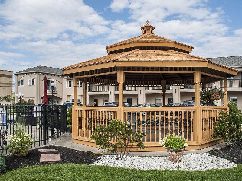 2FD822B17581140F67ADE9579F799C57