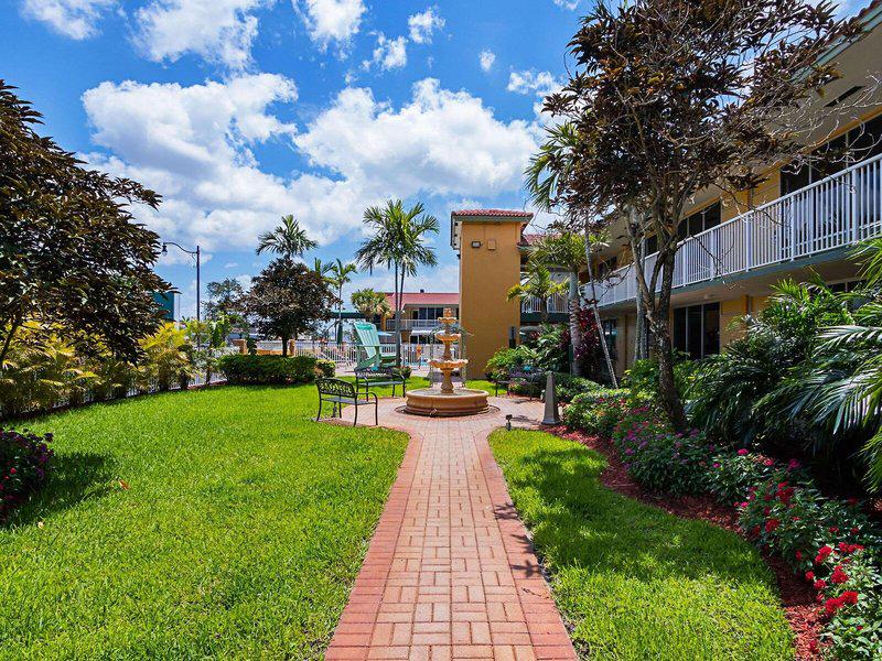 2DE6BF8BCC0C0E2970A1BFC79E031DF4