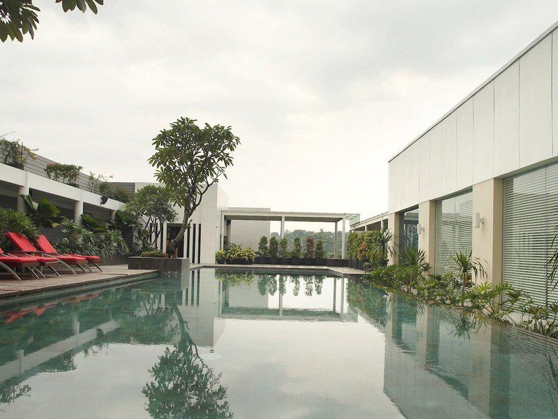 BD9090DE3A35E30097B8AE178D5A564C