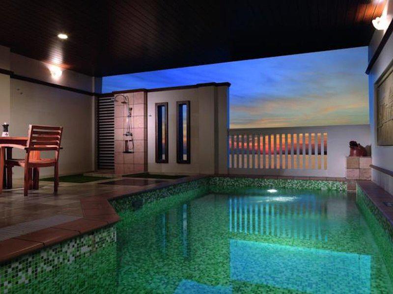 8FCC75C2A6472C41DA69A58B6A4FF12B