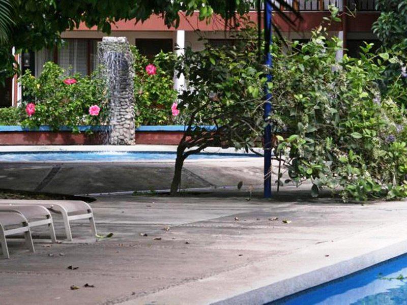 F69CFCEE3AF37DE05E13A7C0BB844615