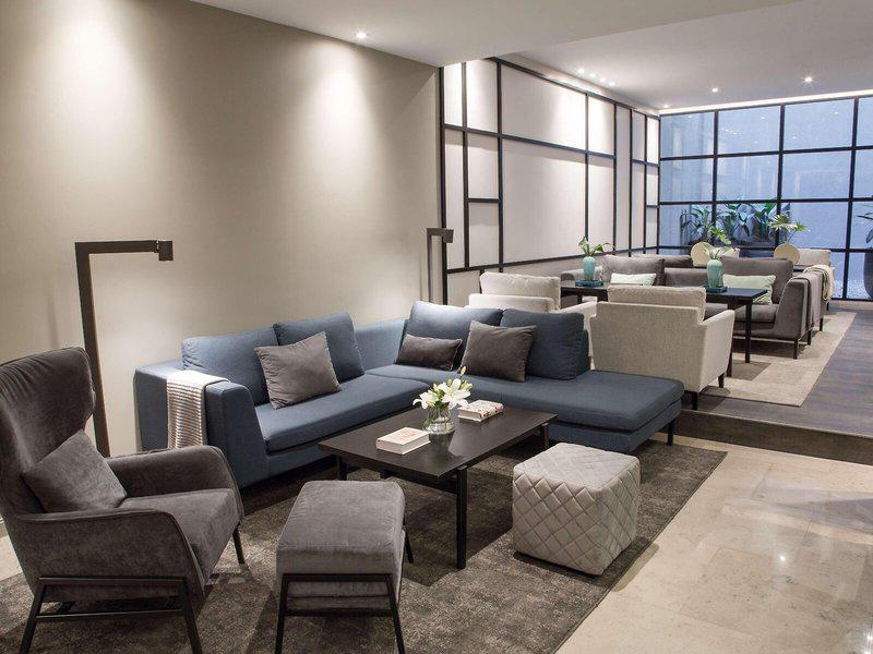 BB715B7670D9C28AED5A6B8FEFF300F1