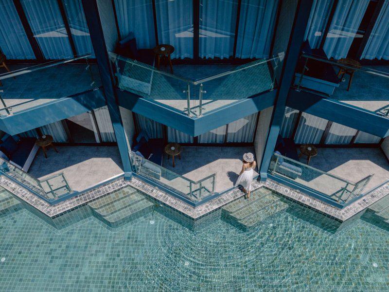 F19C281288E0E0EF11CD8BEC73425CBC