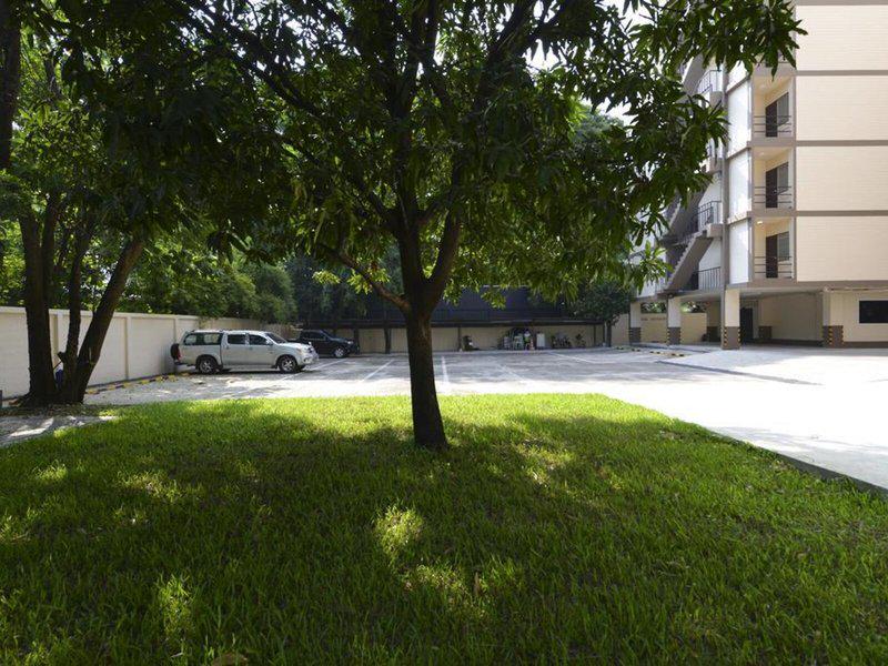 B3E7FEA20F8706F94425AF80A75A6DF6