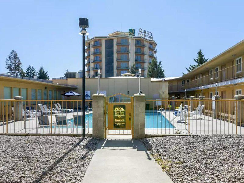 5C5BFF0946F9AE0F870543E25EDF386A