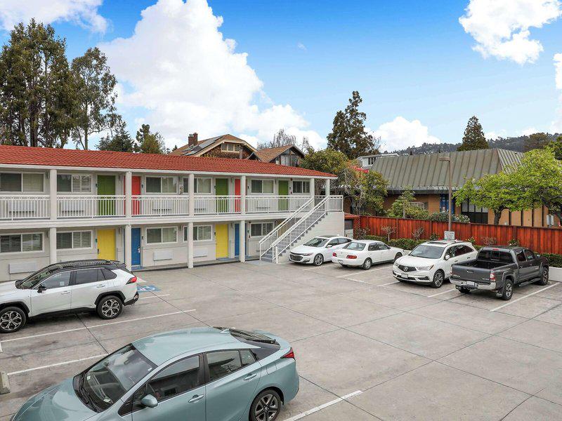 7A597BDDFD8BD3DE0C2703AF1BA8C580