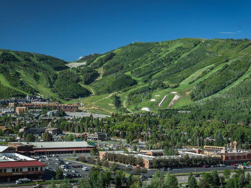 2C6AA9BACAE15F430A459FBDC6F30435