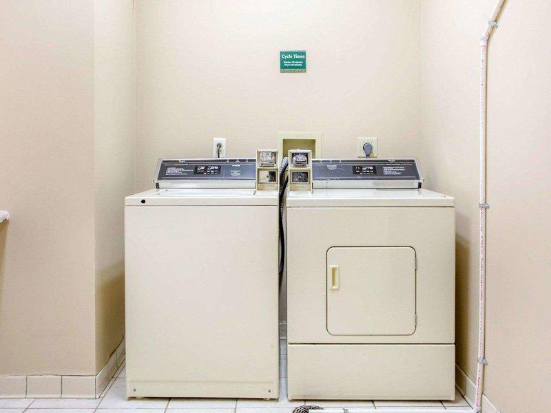 F9610F144C49A7E3B5E4E6D8D86C7049