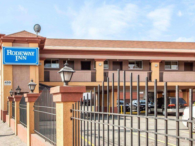 29D38095656D0F1EE23CD725B4D5E938