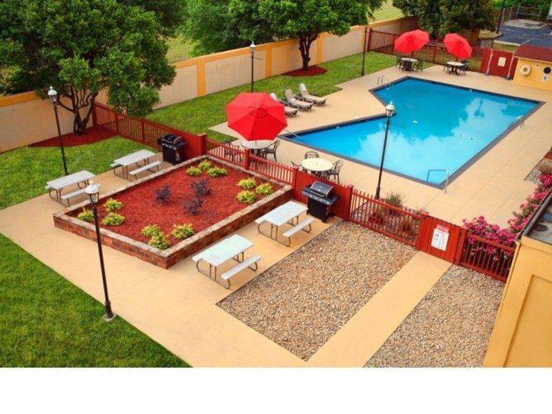 7B999D005F6F40A82D94F7F8B04A398D