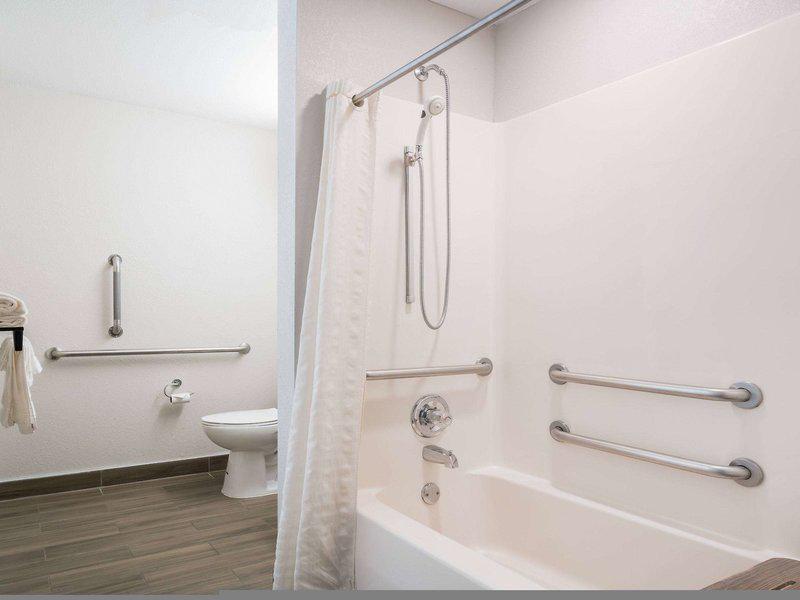 6C7A8196754FCBB0E7AE498D452D73A2