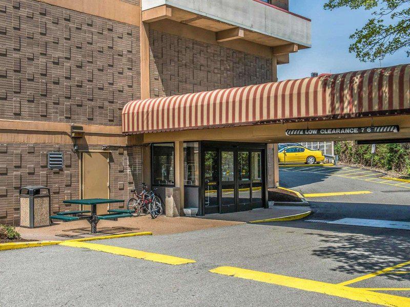 3506E8FE7E378B4799D4D2CDD1D3D8DC