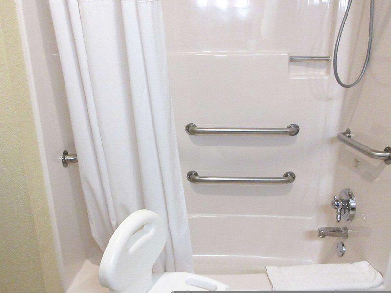 C881FBE4B3FD083863FFBC381B8B1B32