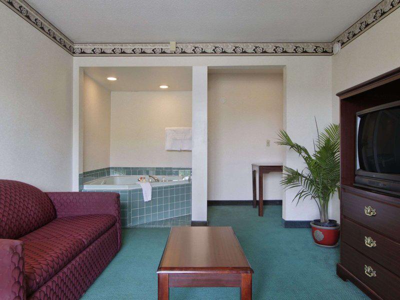 6CD6969725135DC3241D41D10B4B4E1D