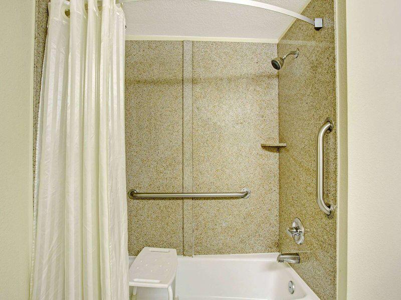 DBC65A736B083BFB05B2686698D35948