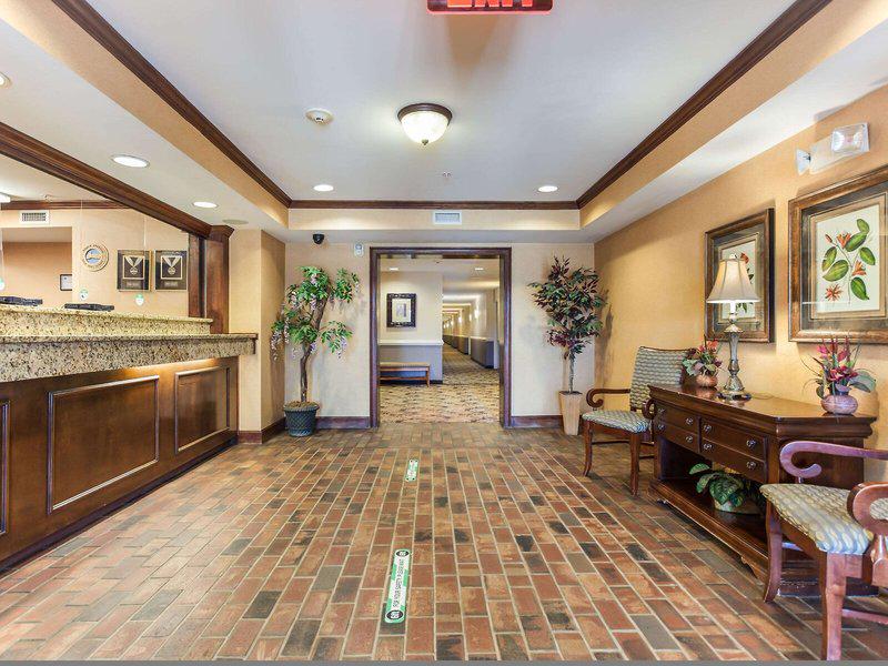 F965EB05B898F48EB0EF179961001441