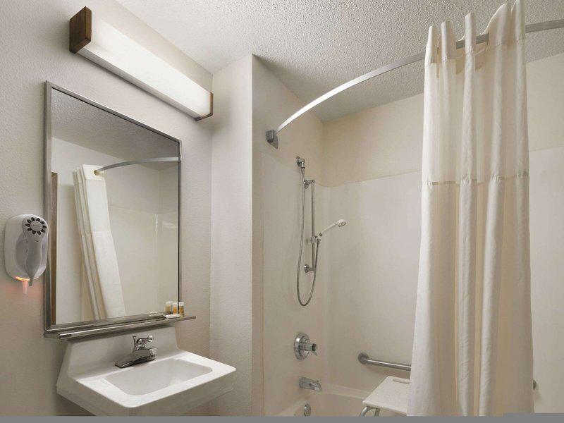 CB844081C003A172A0D99C6B5CBDE8DF