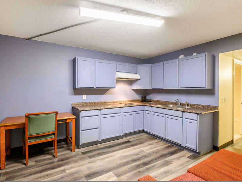 E0983A322B352E57AF1E6D28D28D2035