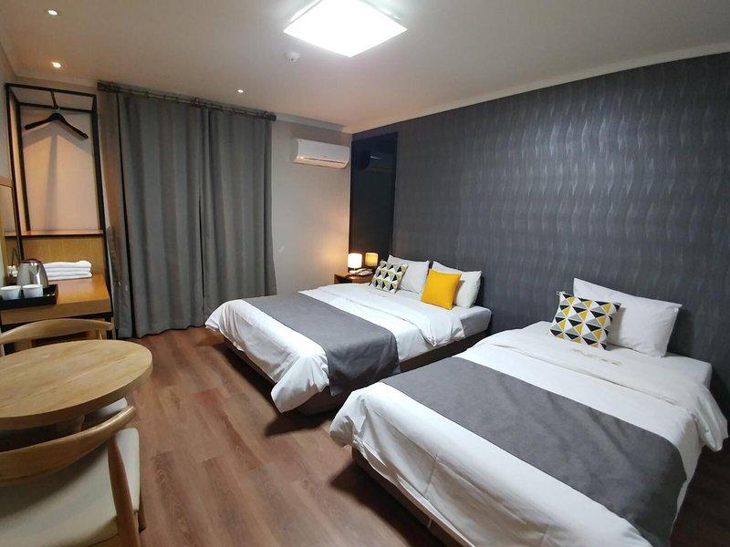 16D6426889FA99D59C670266EE2533E6