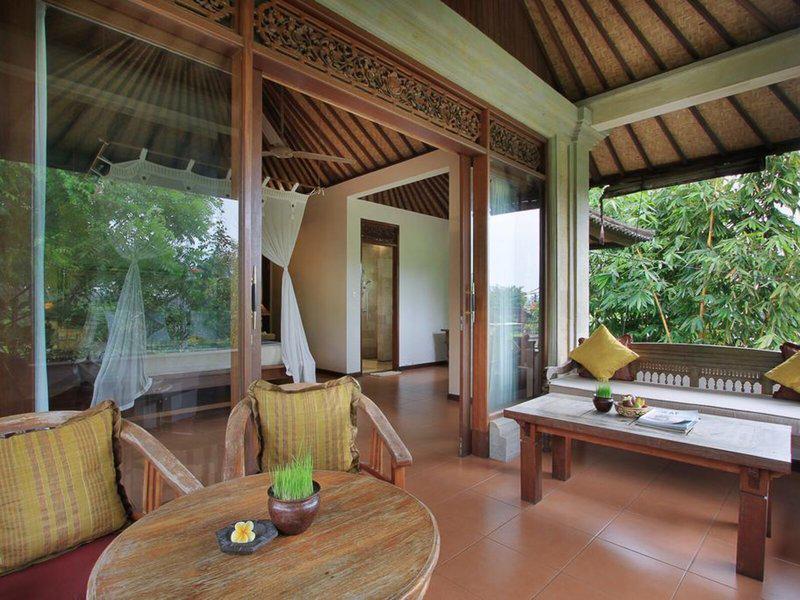 EE6F01C7757E9351879BB43D90D996E1